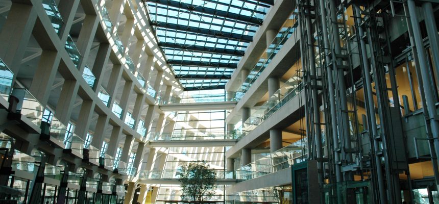 6 vantagens das portas automáticas para grandes construções 6 vantagens das portas automáticas para grandes construções