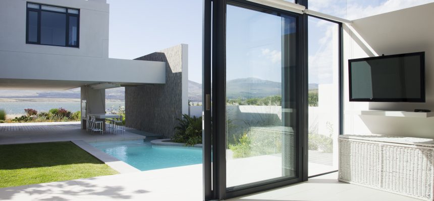Portas automáticas especiais: conheça modelos inspiradores e exclusivos Portas automáticas especiais: conheça modelos inspiradores e exclusivos